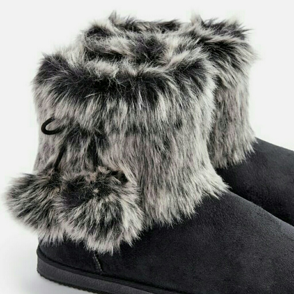 Cozy Black Bootie with Faux Fur Trim & PomPoms! 9 - Picture 3 of 4